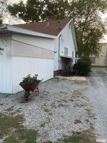 $110,000 | 302 2nd Street, Carmi, IL 62821