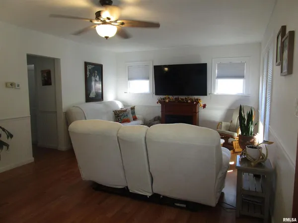 $110,000 | 302 2nd Street, Carmi, IL 62821