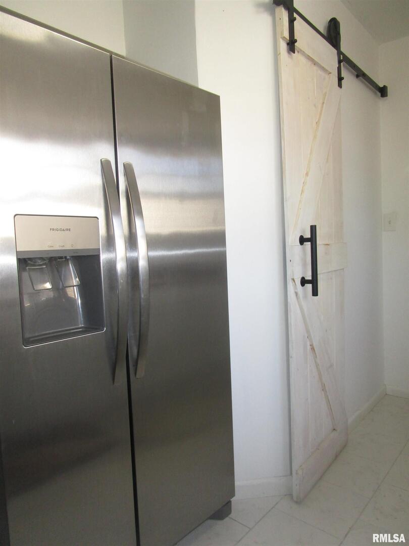 302 2nd Street Carmi, IL 62821 - Photo 10 of 20