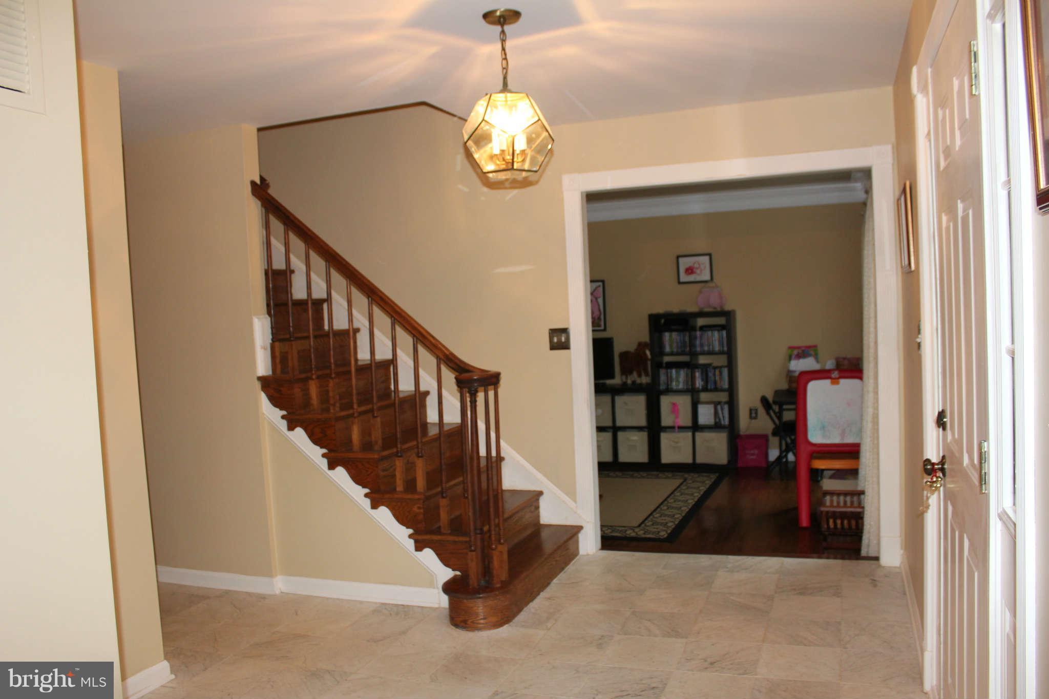 1885 Long Corner Road Mount Airy, MD 21771 - Photo 19 of 29 Foyer