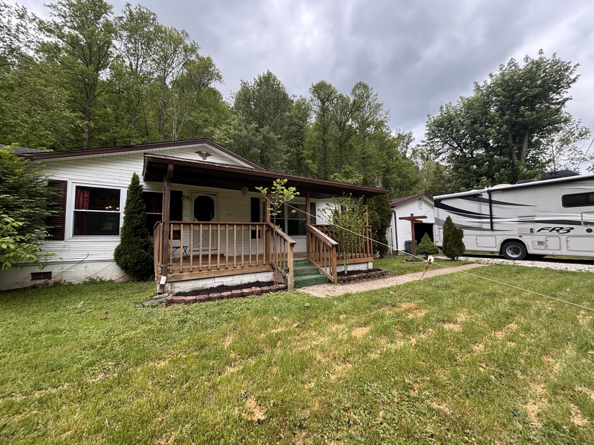 5331 Newcomb Creek Road Huntington, WV 25704 - Photo 3 of 22 Gallery Image 3