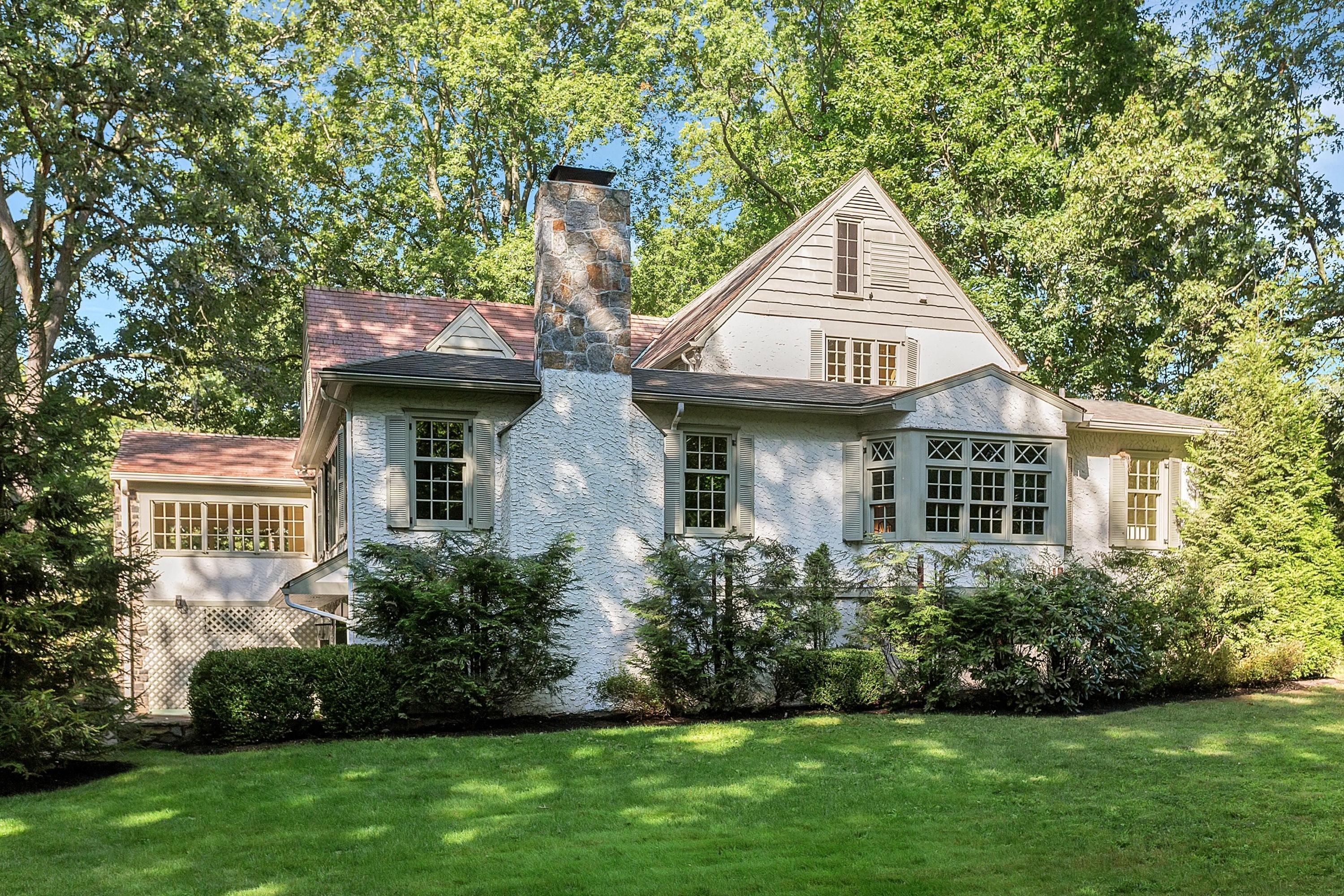 30 Birch Road Darien, CT 06820 - Photo 2 of 29 170080181-2