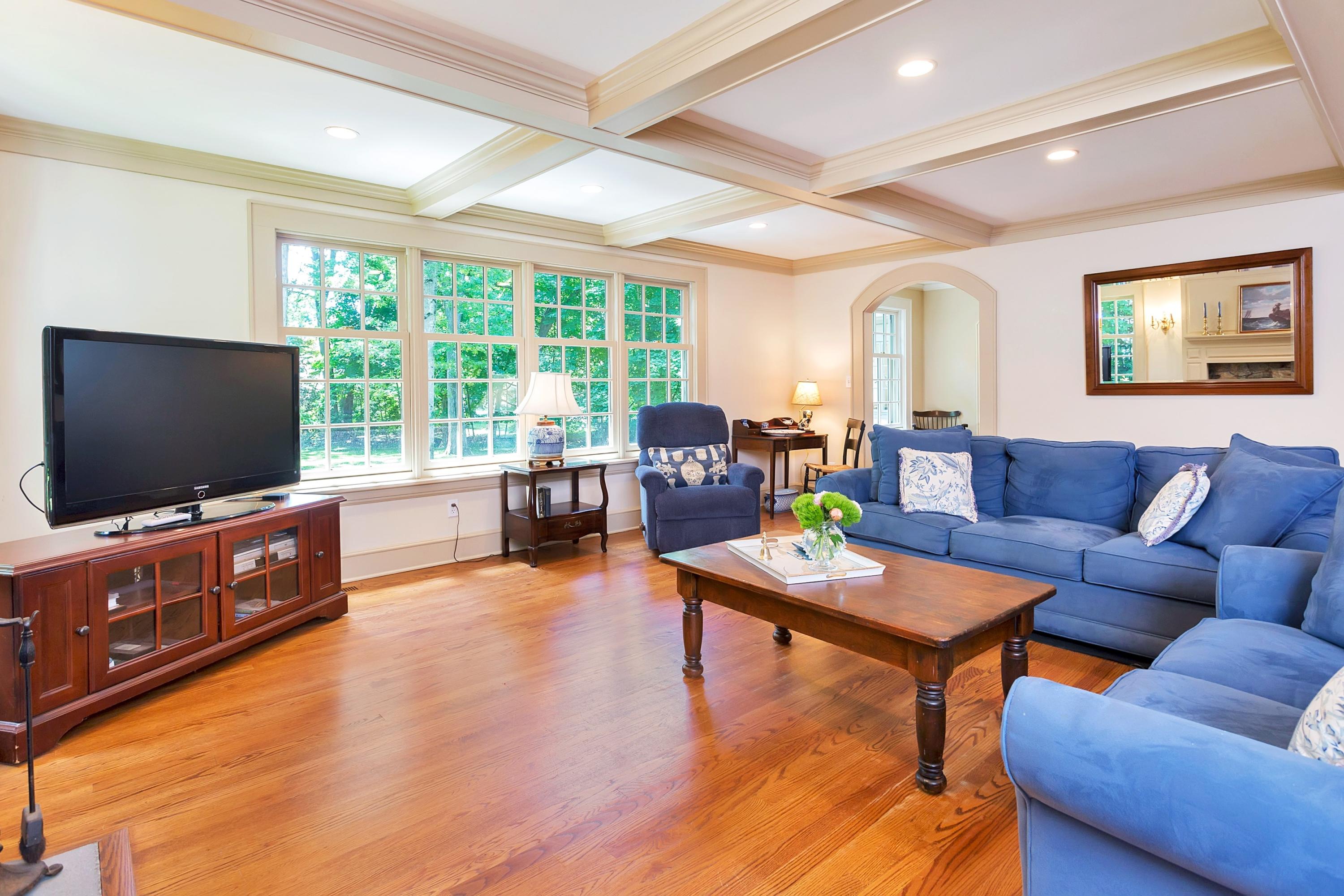 30 Birch Road Darien, CT 06820 - Photo 11 of 29 170080181-11