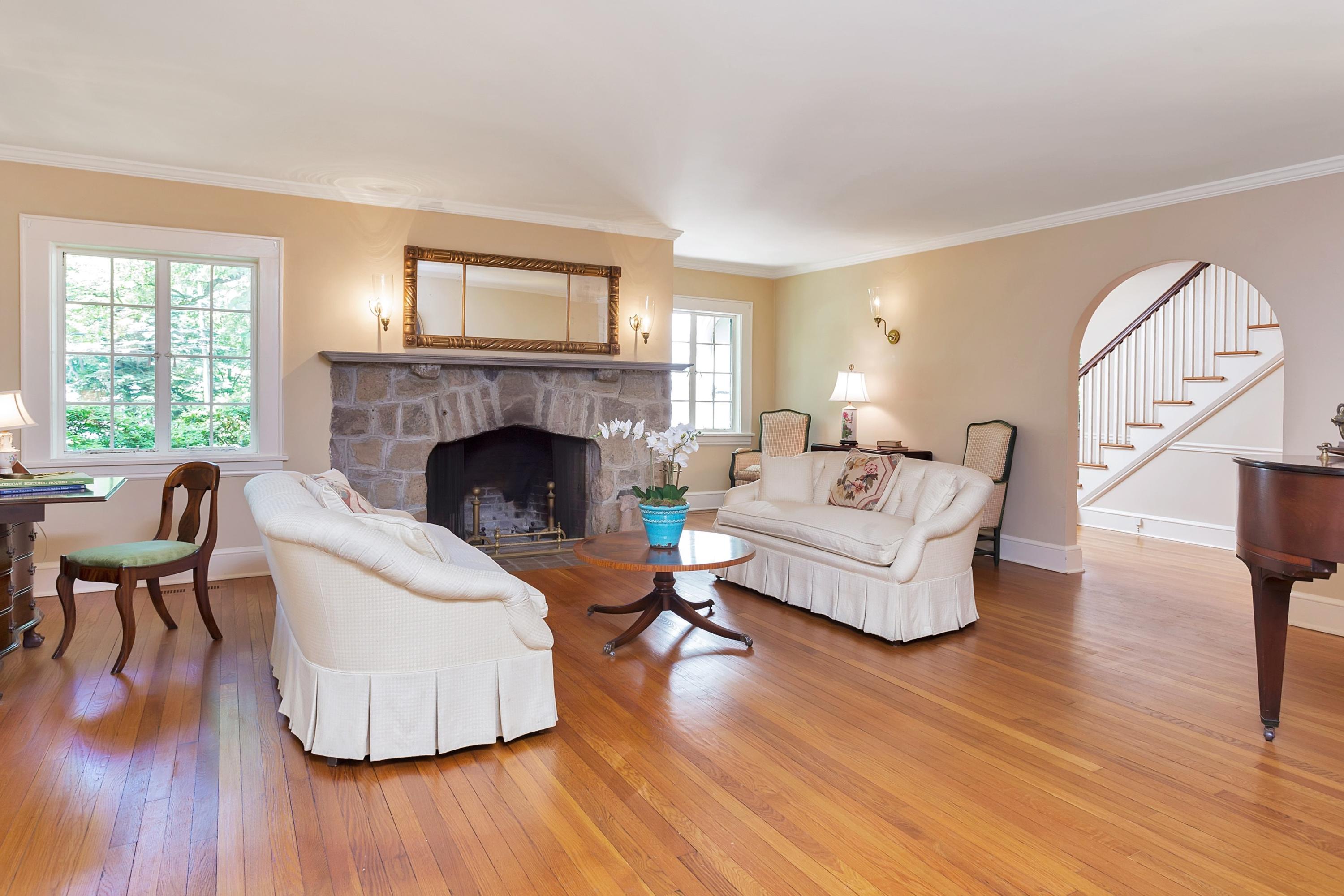 30 Birch Road Darien, CT 06820 - Photo 4 of 29 170080181-4