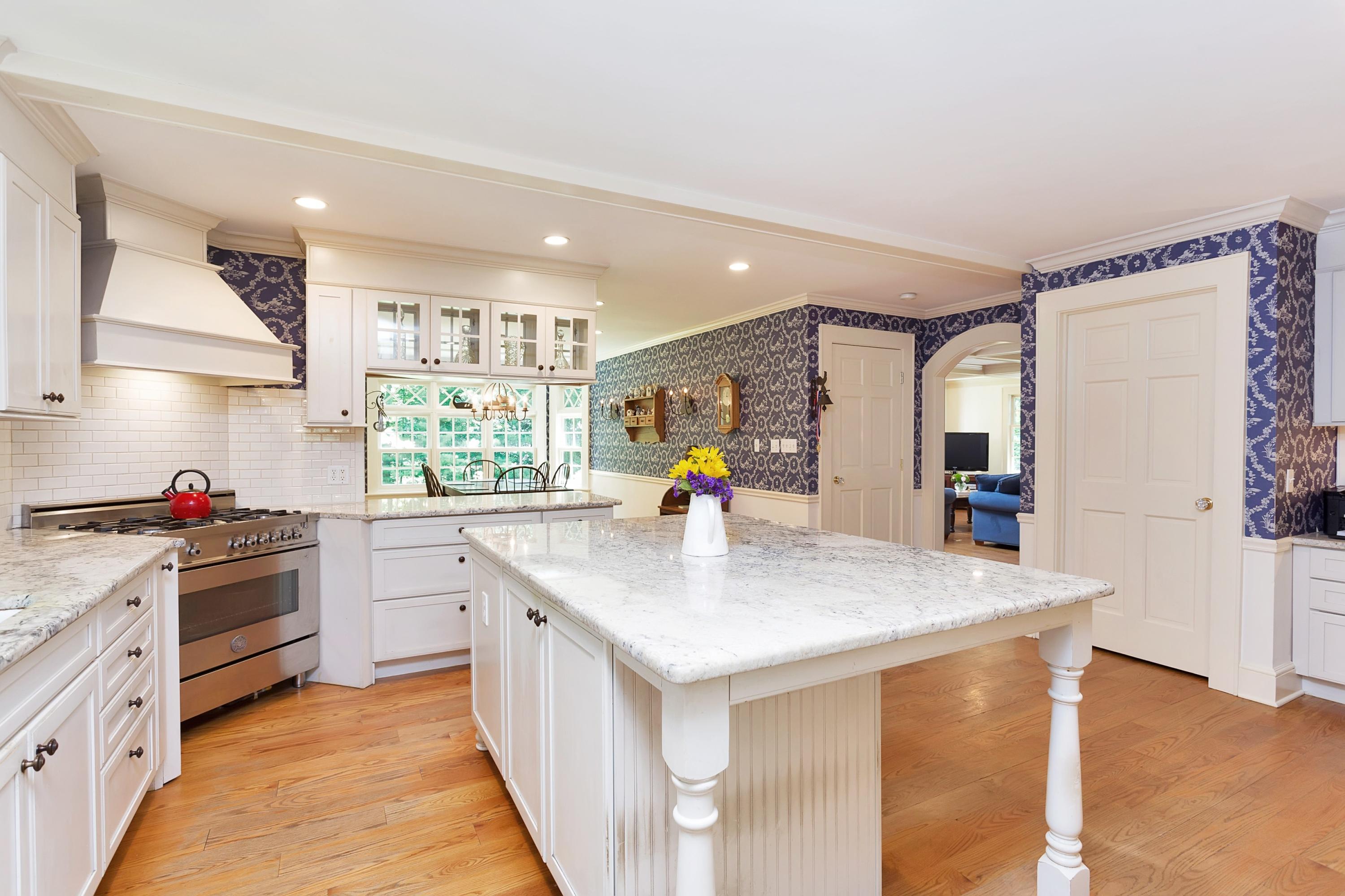 30 Birch Road Darien, CT 06820 - Photo 8 of 29 170080181-8