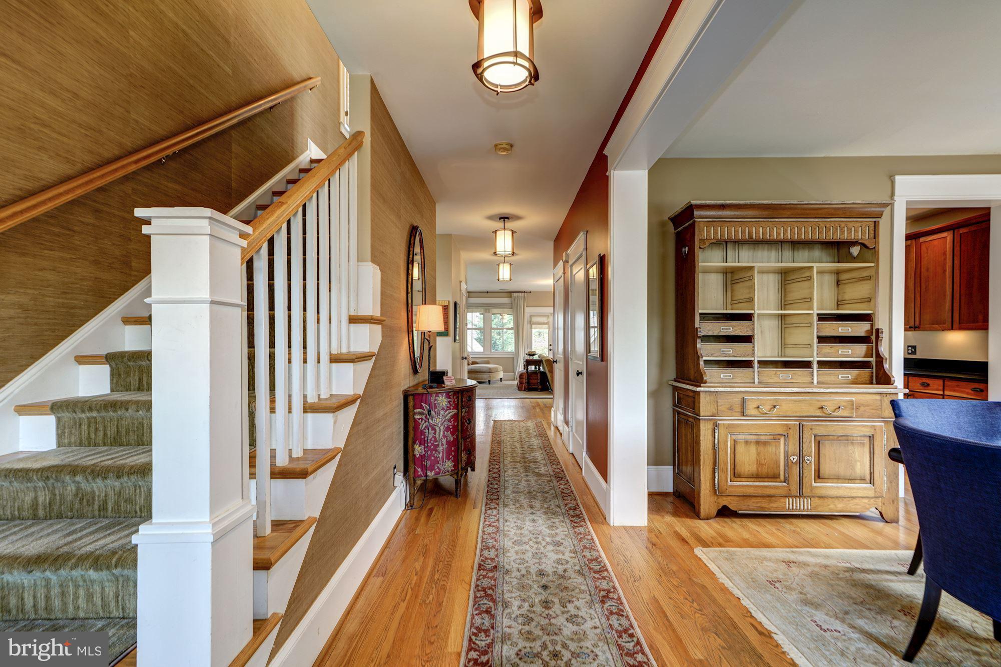 3706 6th Road North Arlington, VA 22203 - Photo 11 of 36 Bright and open entry