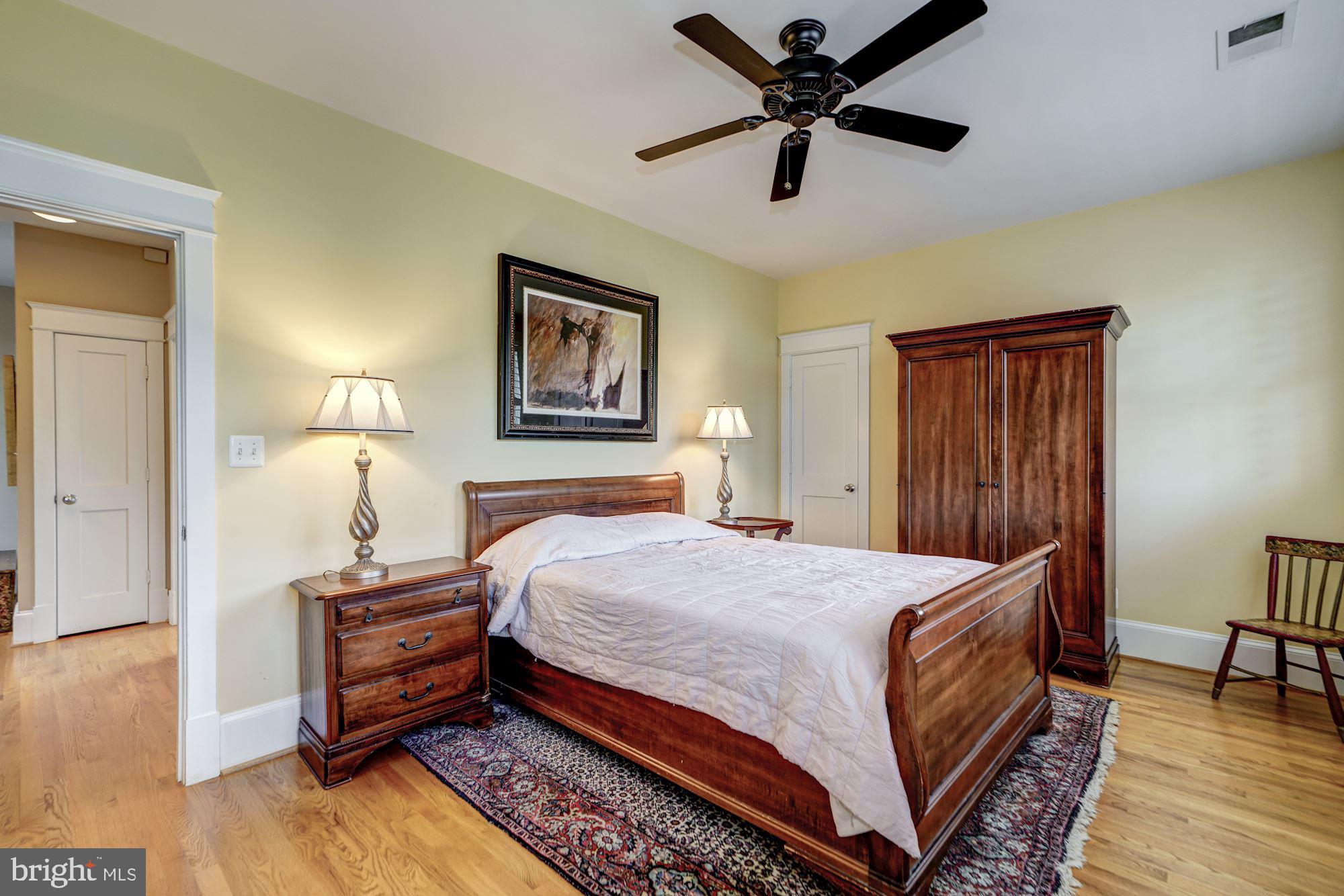 3706 6th Road North Arlington, VA 22203 - Photo 30 of 36 Guest bedroom 2