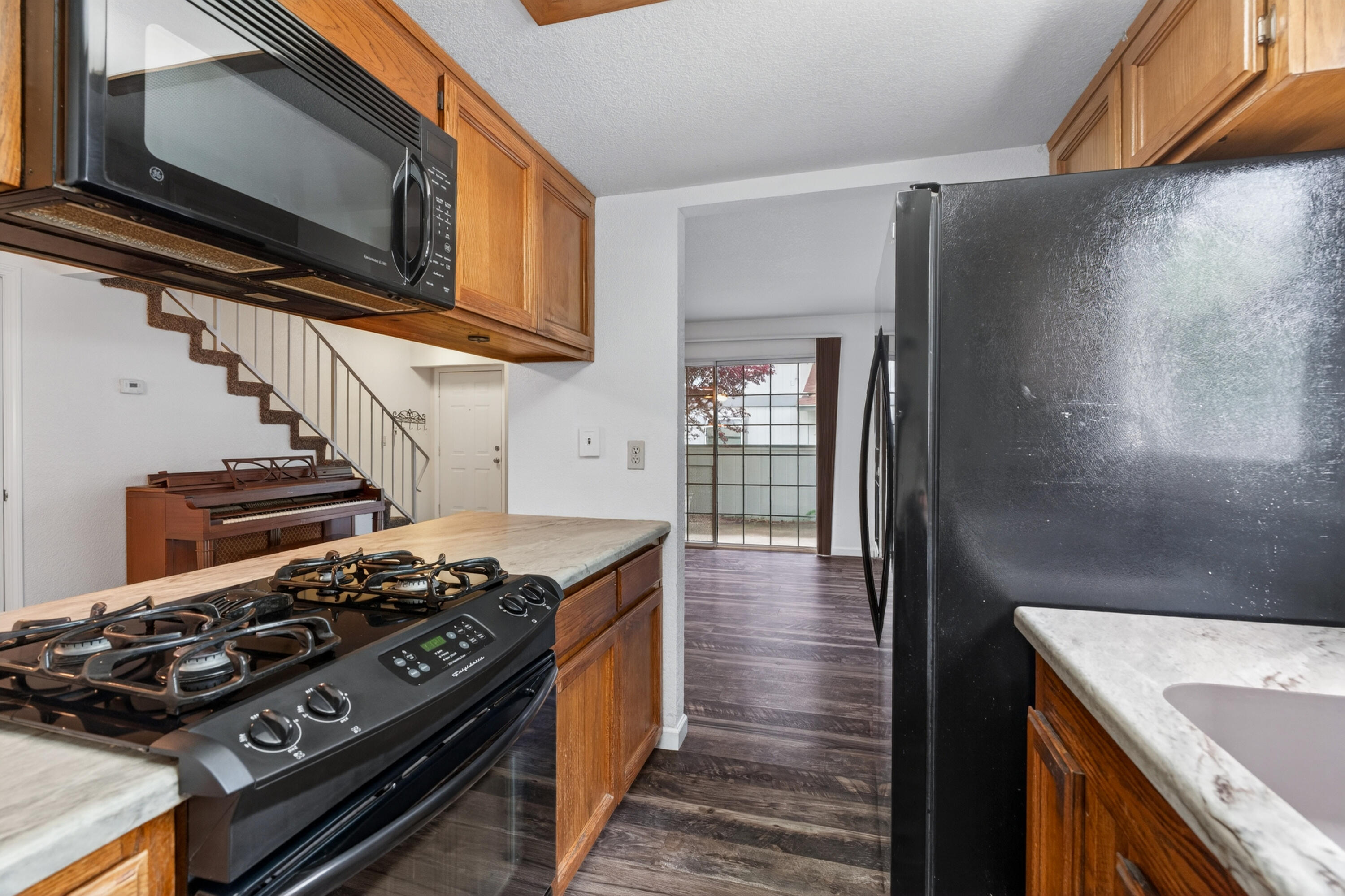 200 Ridgetop Drive, Unit 22 Redding, CA 96003 - Photo 12 of 29 Kitchen