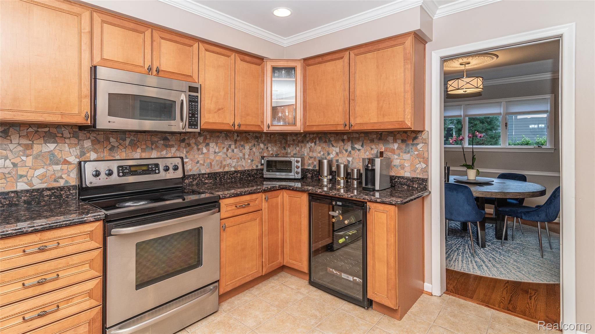 2460 Worcester Road West Bloomfield, MI 48323 - Photo 29 of 75 028_49.jpg
