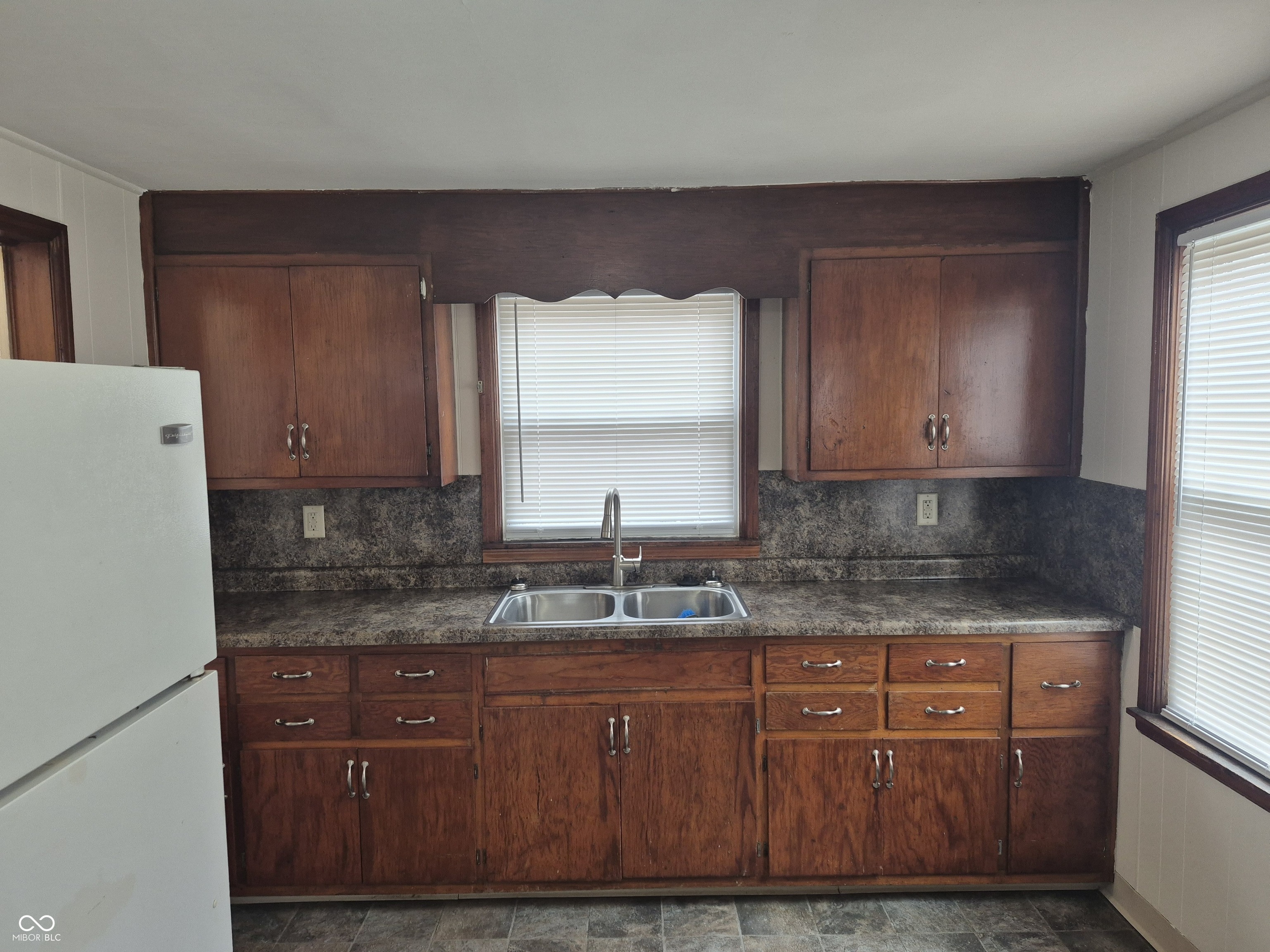 4025 South Post Road Indianapolis, IN 46239 - Photo 4 of 10