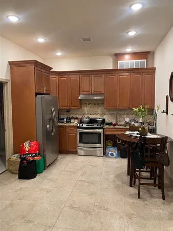 $1,700 | 258 Broadway, Bayonne, NJ 07002