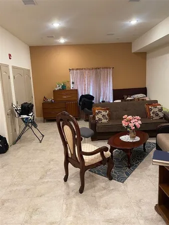 $1,700 | 258 Broadway, Bayonne, NJ 07002