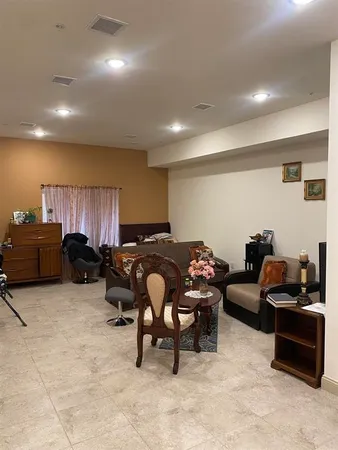 $1,700 | 258 Broadway, Bayonne, NJ 07002