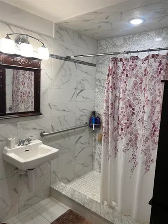 $1,700 | 258 Broadway, Bayonne, NJ 07002