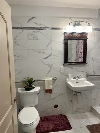 $1,700 | 258 Broadway, Bayonne, NJ 07002