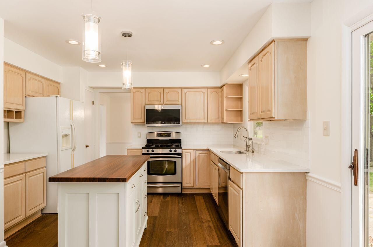 293 Weydon Road Columbus, OH 43085 - Photo 15 of 54 Kitchen