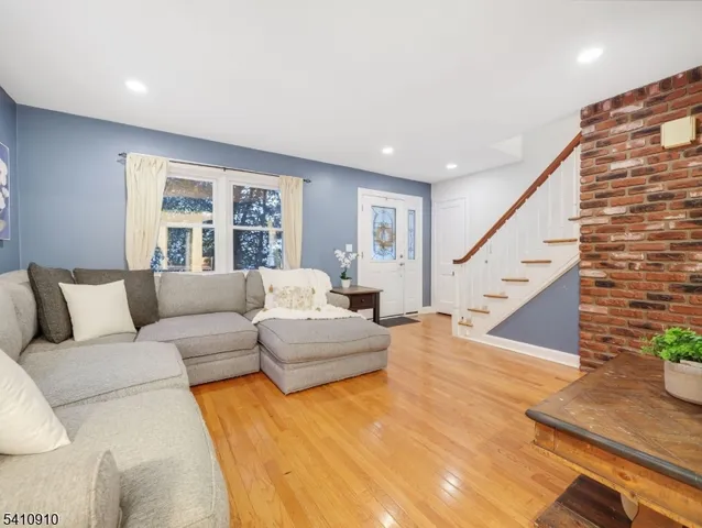 $619,900 | 6 Alwood Lane, Succasunna, NJ 07876