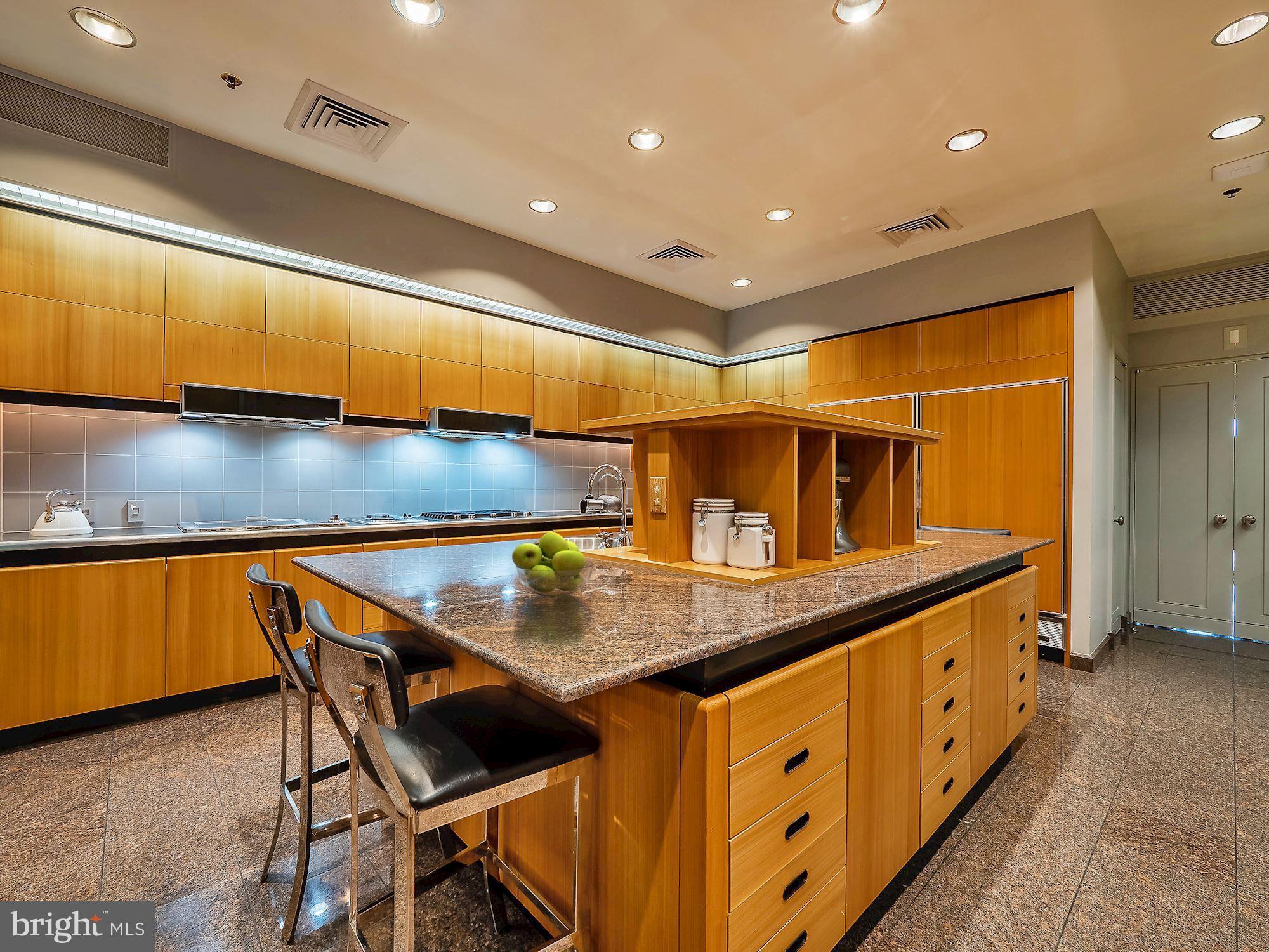 1200 Crystal Drive, Unit PH18 Arlington, VA 22202 - Photo 12 of 31 Chef's Kitchen