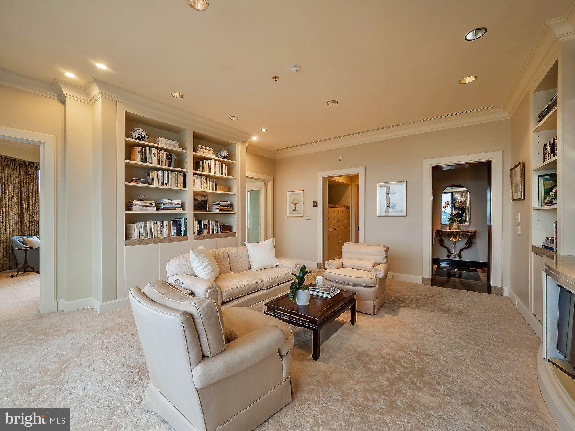 1200 Crystal Drive, Unit PH18 Arlington, VA 22202 - Photo 18 of 31 Primary Suite Sitting Room