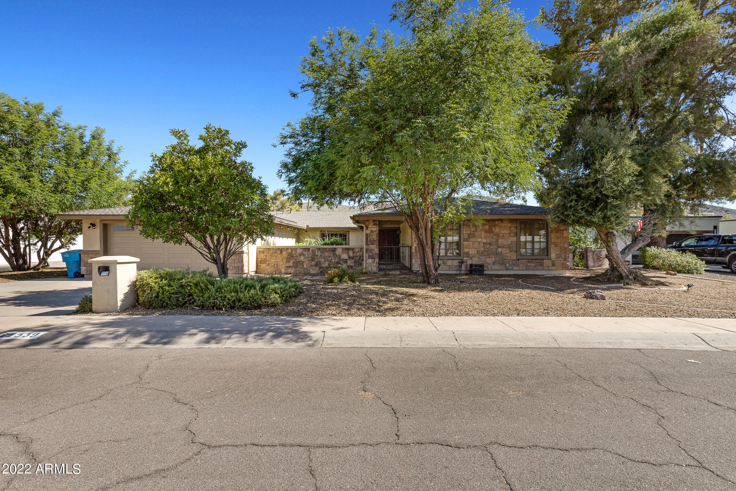539 West Southern Hills Road Phoenix, AZ 85023 - Photo 1 of 62 539 W Southern Hills Rd-1