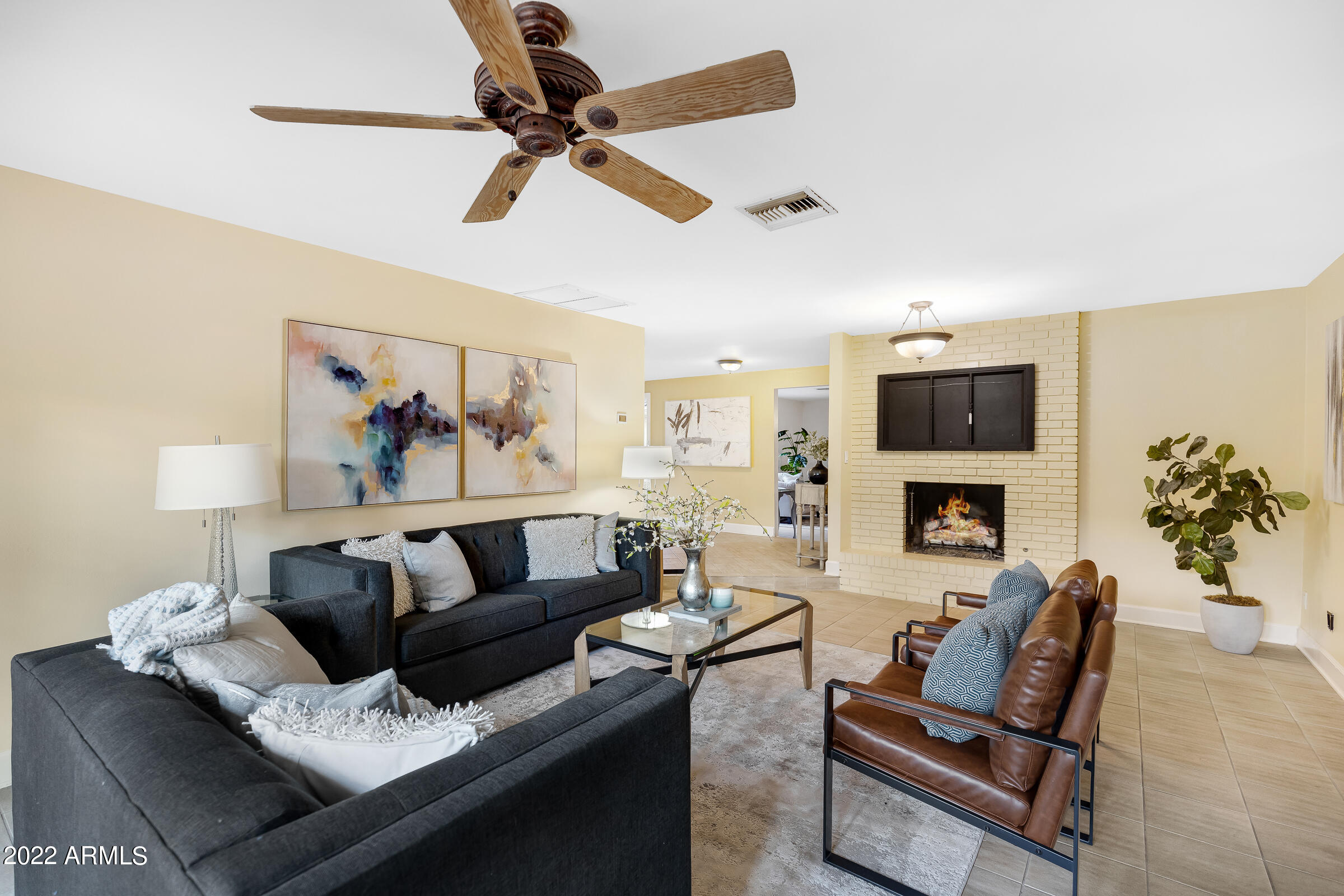539 West Southern Hills Road Phoenix, AZ 85023 - Photo 15 of 62 539 W Southern Hills Rd-3