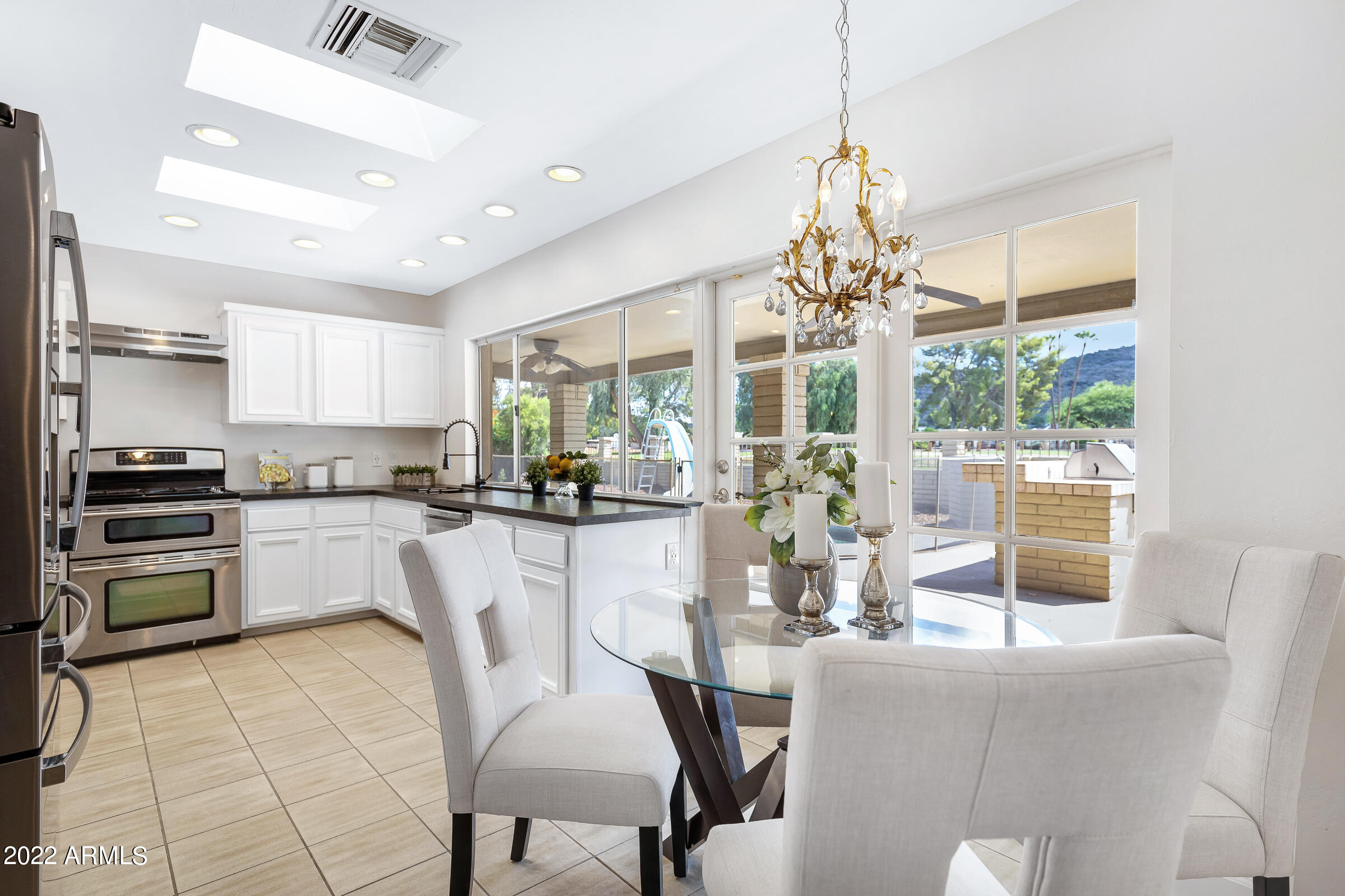 539 West Southern Hills Road Phoenix, AZ 85023 - Photo 18 of 62 539 W Southern Hills Rd-6