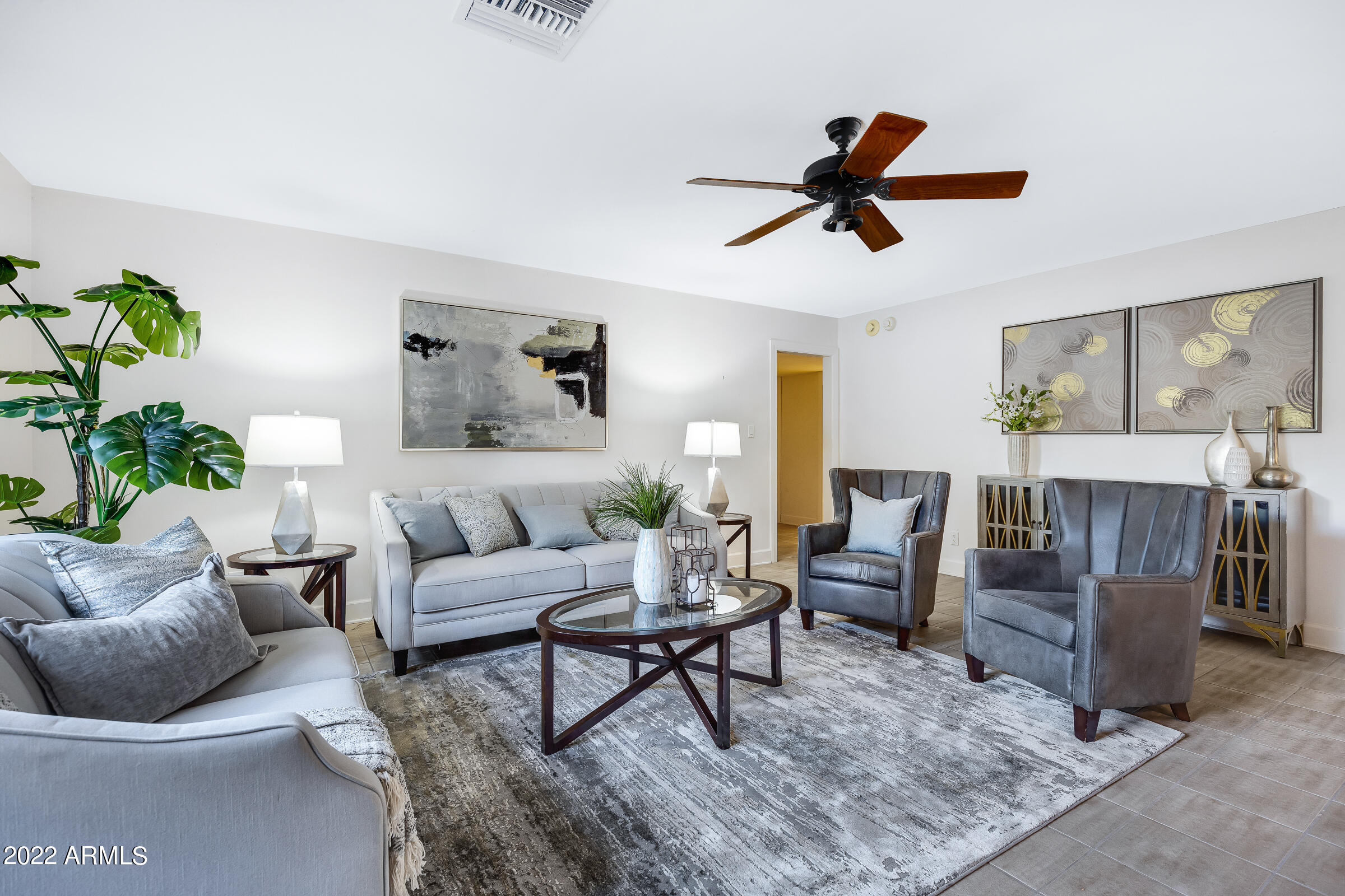 539 West Southern Hills Road Phoenix, AZ 85023 - Photo 22 of 62 539 W Southern Hills Rd-8