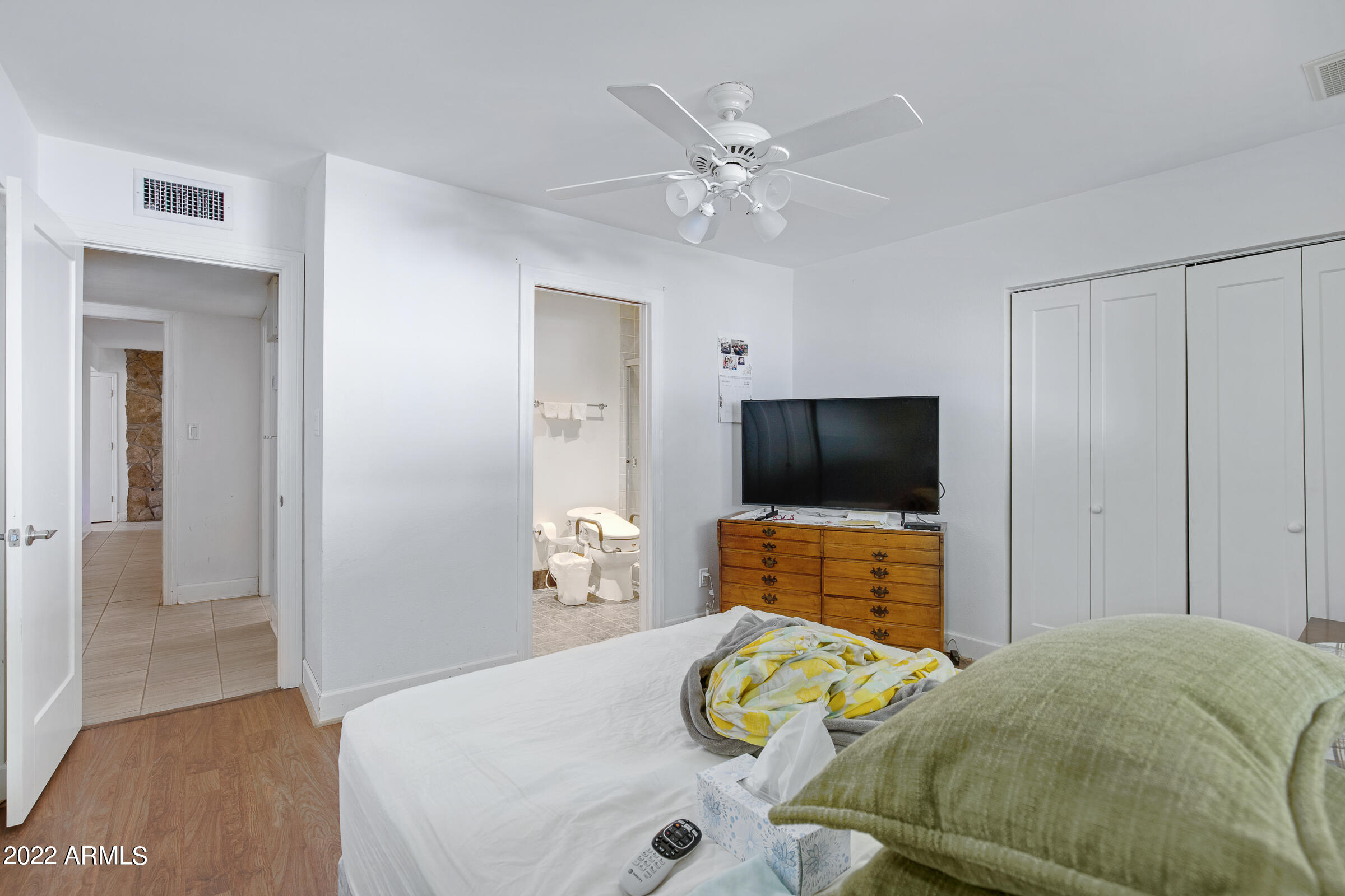 539 West Southern Hills Road Phoenix, AZ 85023 - Photo 35 of 62 539 W Southern Hills Rd-31