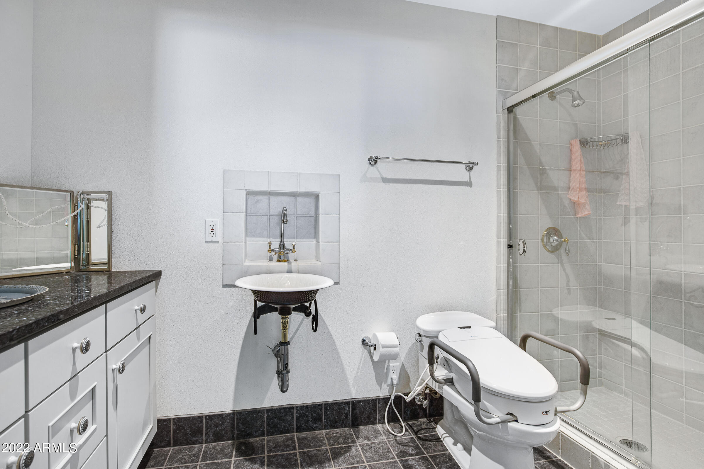 539 West Southern Hills Road Phoenix, AZ 85023 - Photo 36 of 62 539 W Southern Hills Rd-32