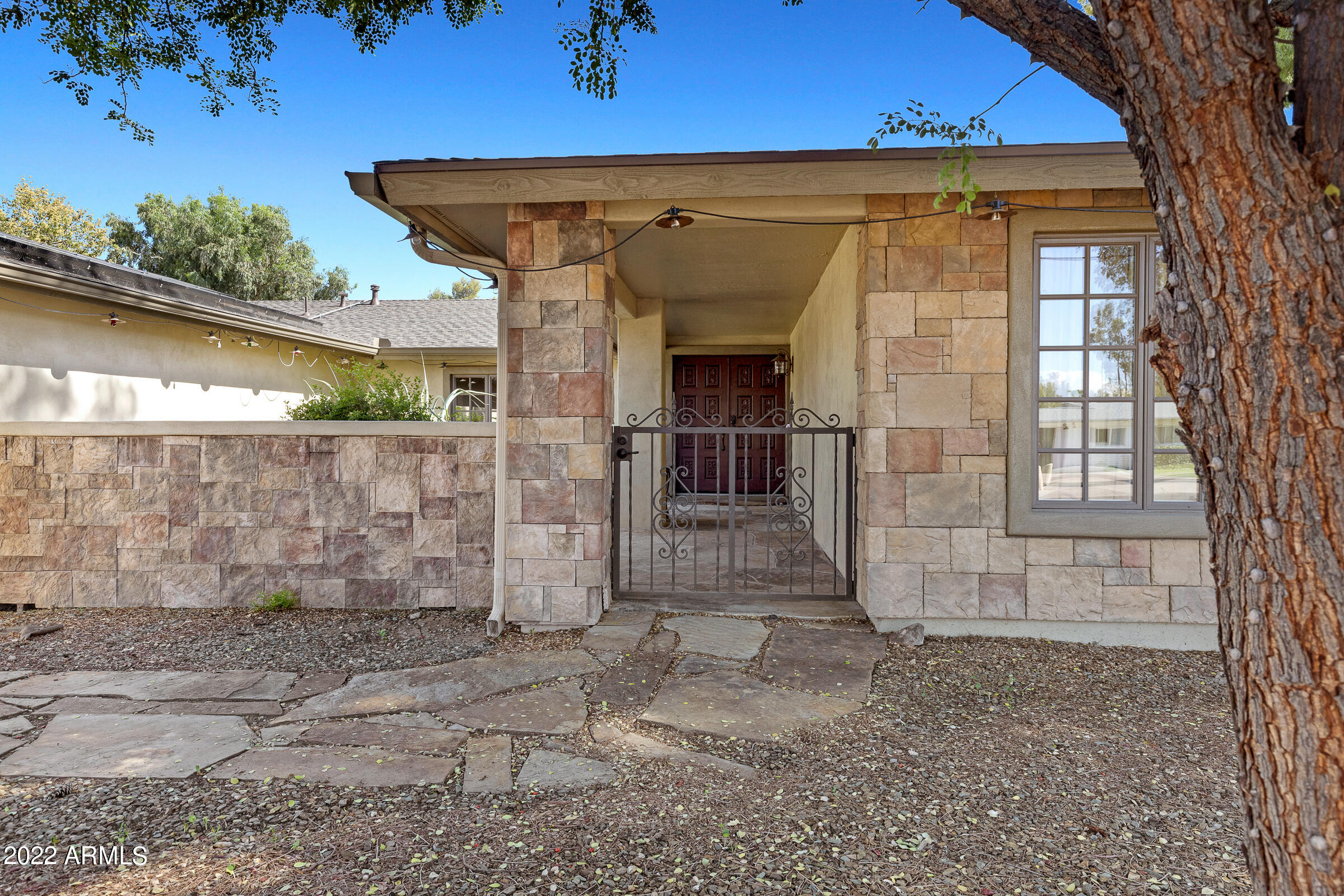 539 West Southern Hills Road Phoenix, AZ 85023 - Photo 4 of 62 539 W Southern Hills Rd-4