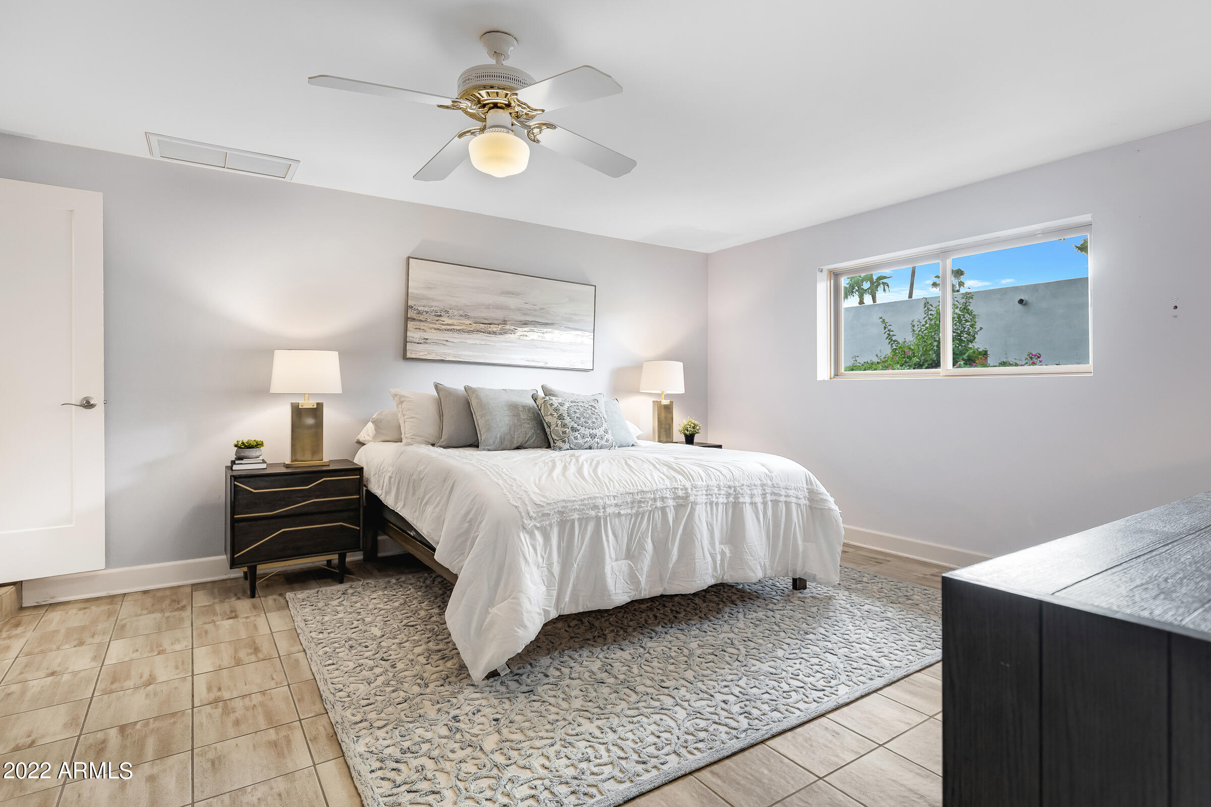 539 West Southern Hills Road Phoenix, AZ 85023 - Photo 41 of 62 539 W Southern Hills Rd-15