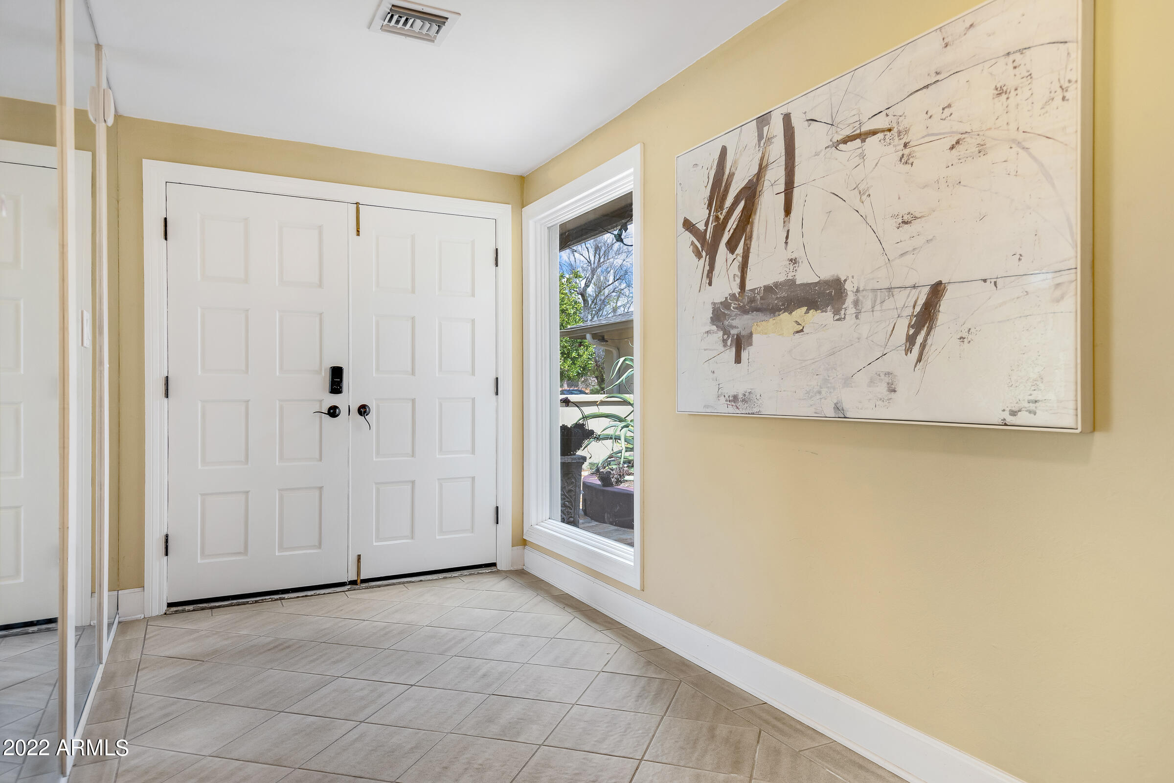 539 West Southern Hills Road Phoenix, AZ 85023 - Photo 10 of 62 539 W Southern Hills Rd-12