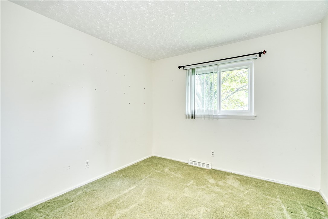 139 Nevins Road Henrietta, NY 14467 - Photo 17 of 38