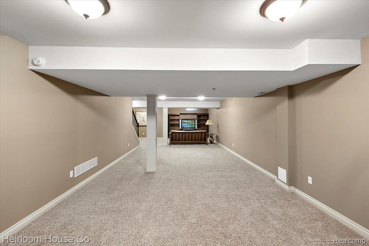45926 South Stonewood Road Canton, MI 48187 - Photo 48 of 73