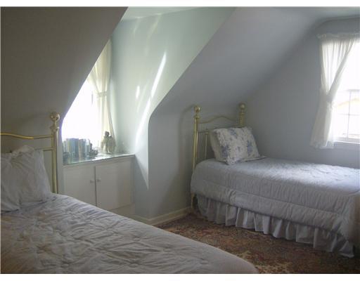 810 Koonce Road Hermitage, PA 16148 - Photo 11 of 17 Bedroom.