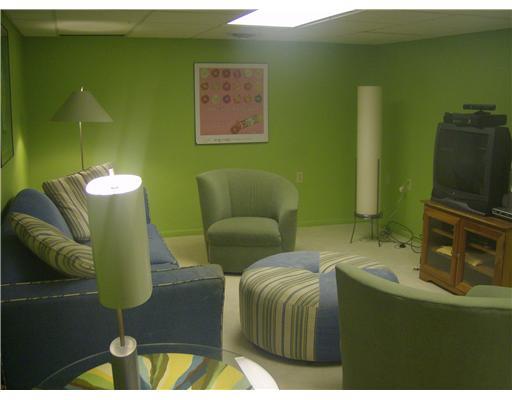 810 Koonce Road Hermitage, PA 16148 - Photo 12 of 17 Family Room.