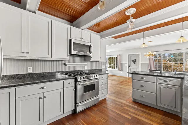 $435,000 | 44 Grove Street, Mahtomedi, MN 55115