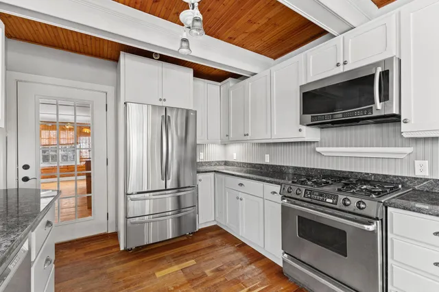 $435,000 | 44 Grove Street, Mahtomedi, MN 55115