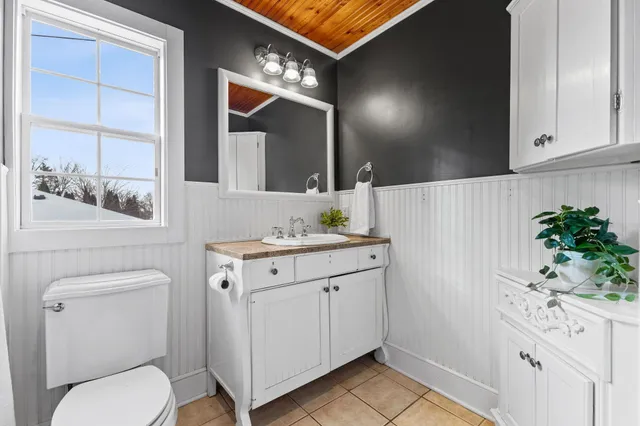 $435,000 | 44 Grove Street, Mahtomedi, MN 55115