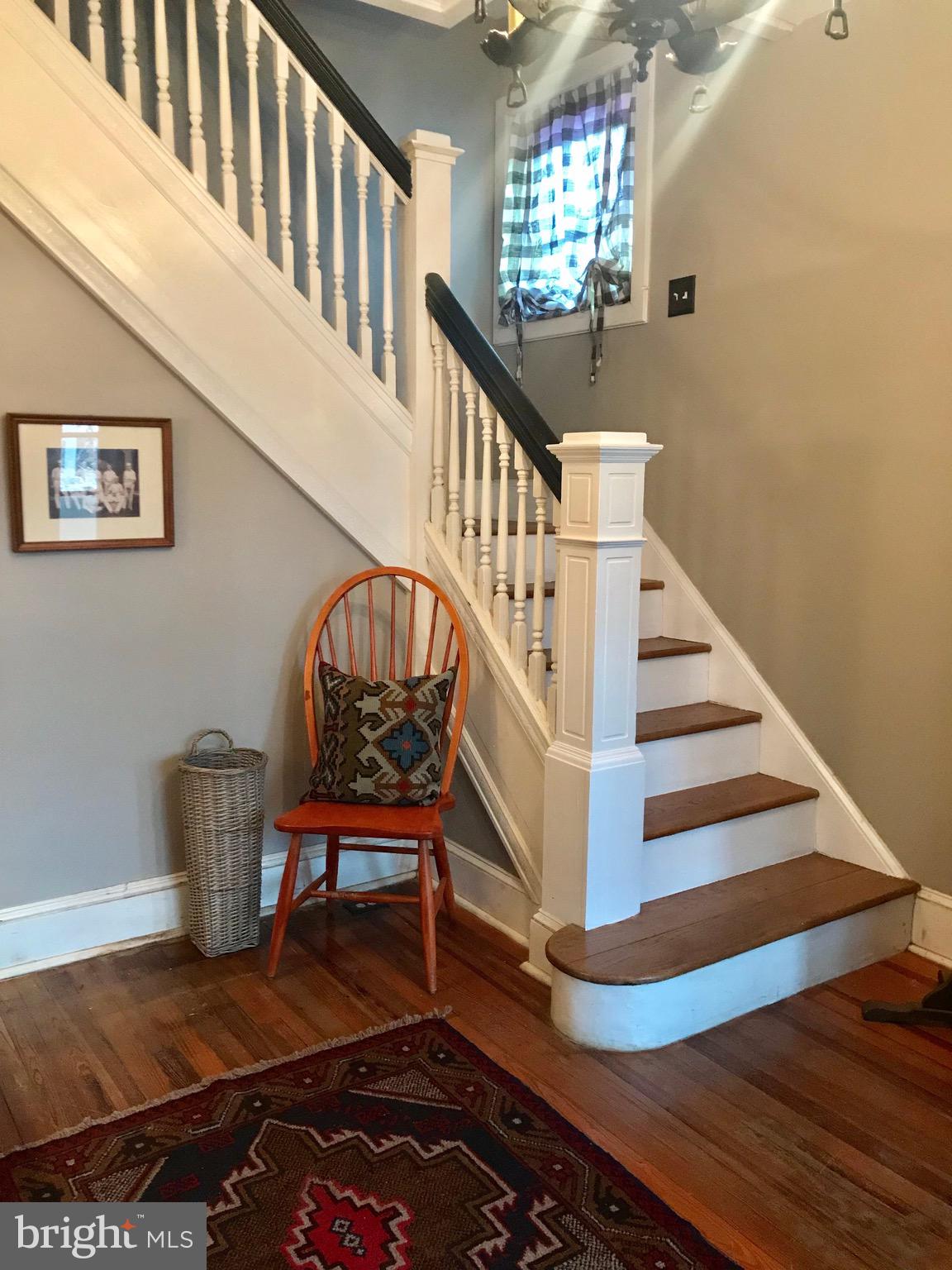 604 Orpington Road Baltimore, MD 21229 - Photo 5 of 9 Foyer