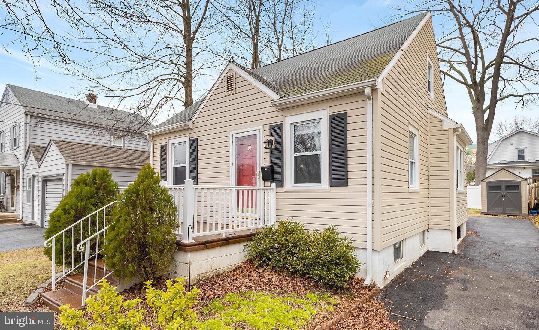 211 Walnut Road Wallingford, PA 19086 - Photo 1 of 29