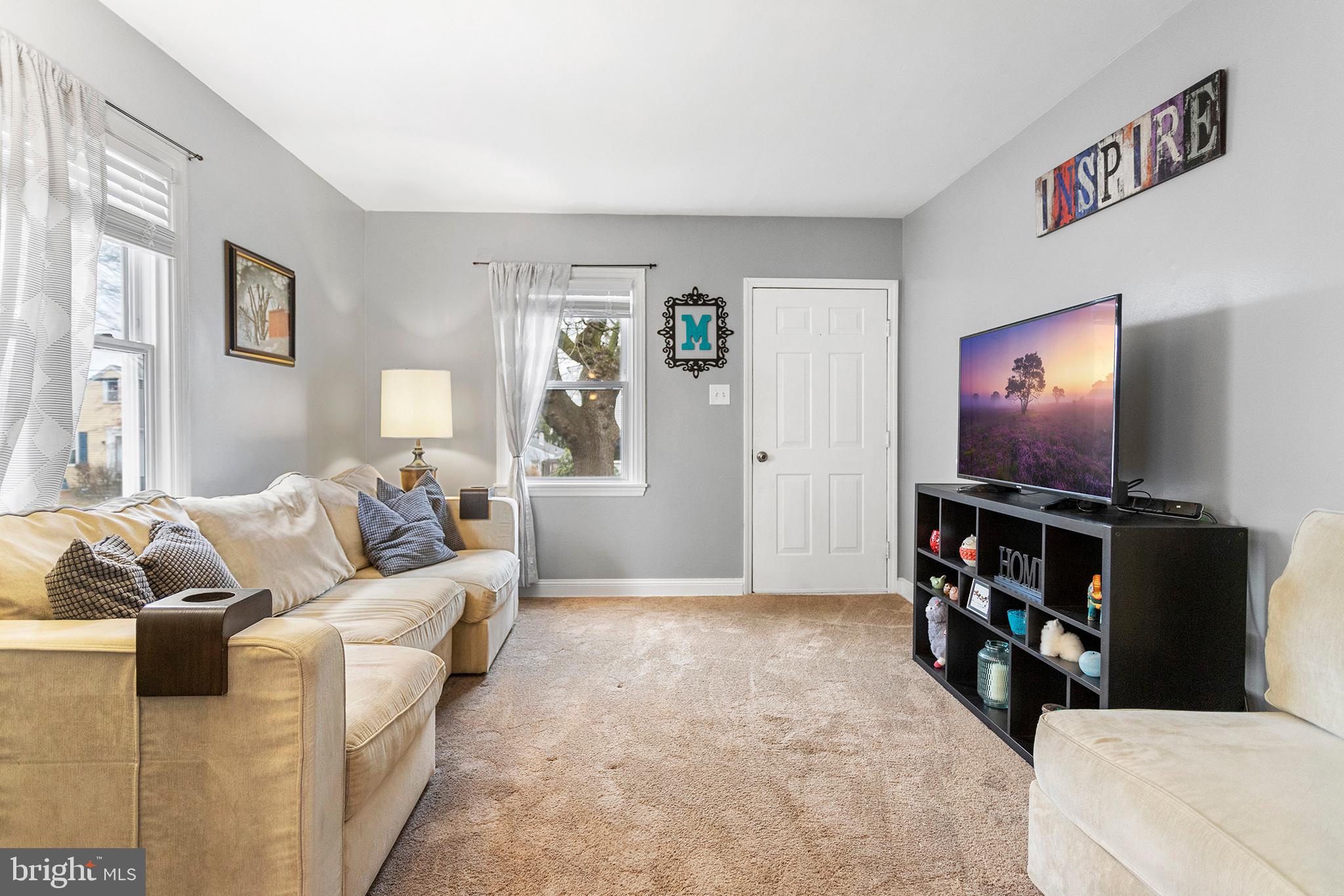 211 Walnut Road Wallingford, PA 19086 - Photo 3 of 29