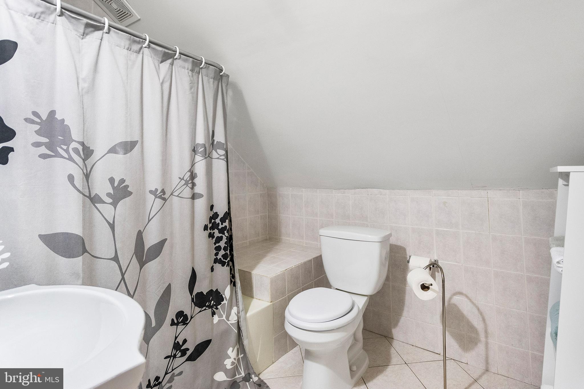 211 Walnut Road Wallingford, PA 19086 - Photo 22 of 29