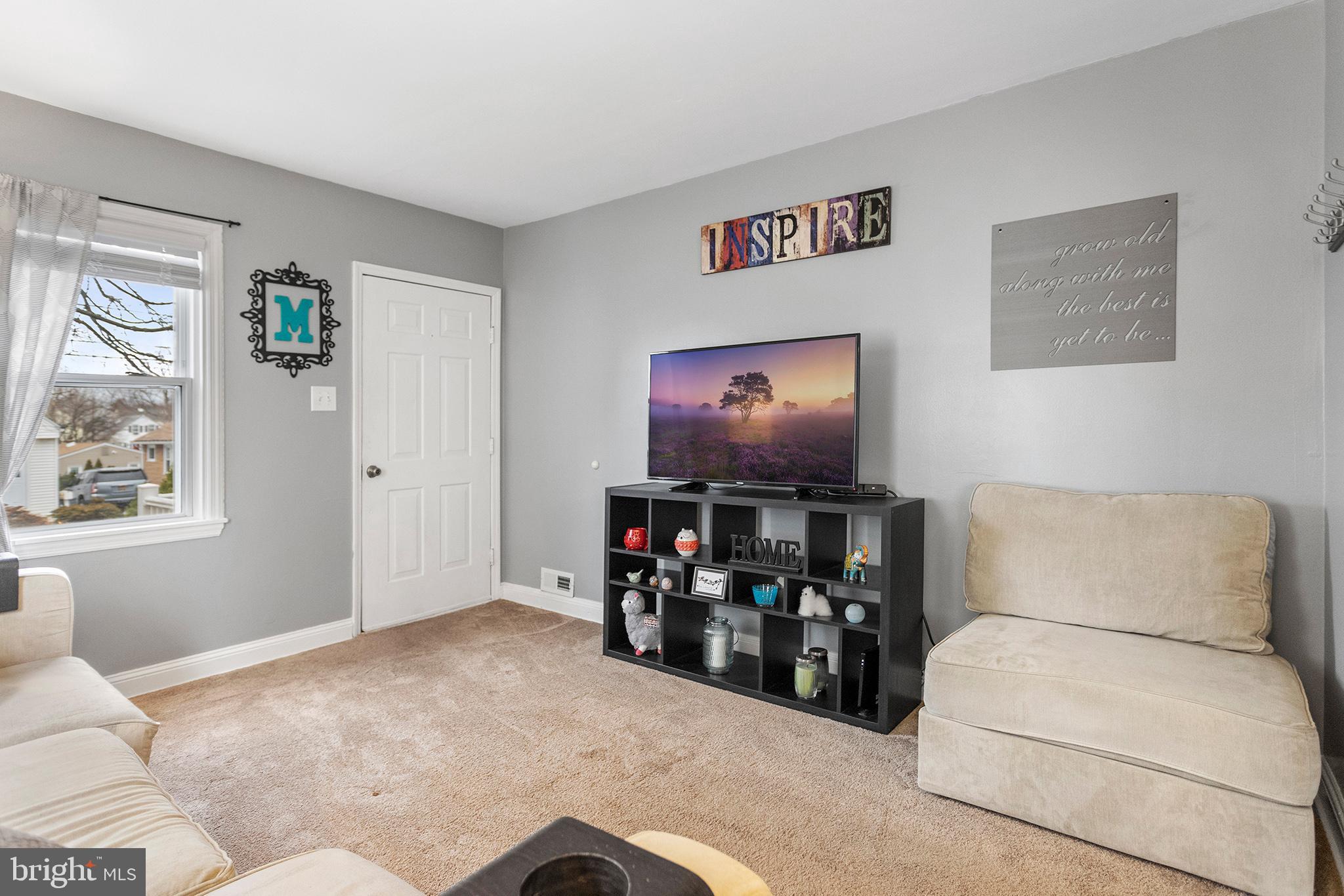 211 Walnut Road Wallingford, PA 19086 - Photo 5 of 29