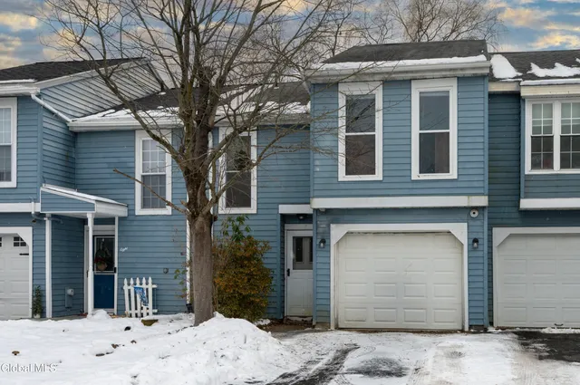 $199,000 | 7 Fox Hollow Square, Cohoes, NY 12047