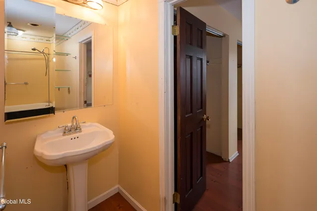 $199,000 | 7 Fox Hollow Square, Cohoes, NY 12047