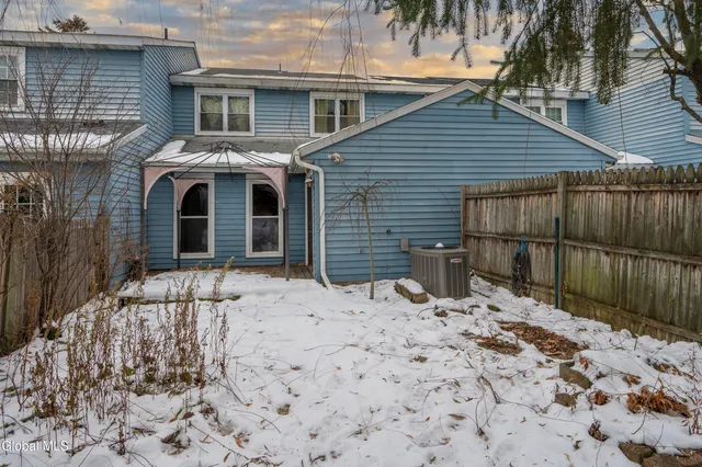 $199,000 | 7 Fox Hollow Square, Cohoes, NY 12047