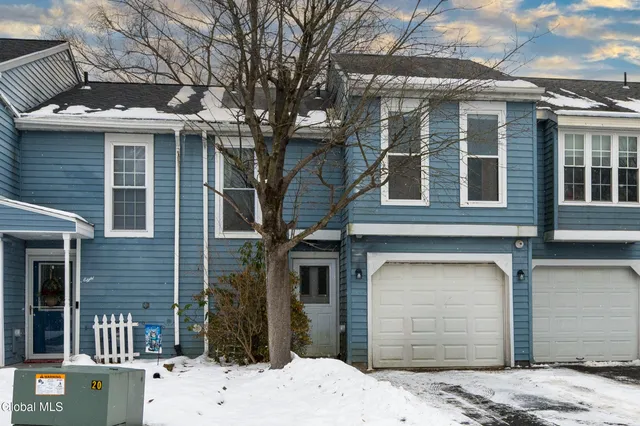 $199,000 | 7 Fox Hollow Square, Cohoes, NY 12047