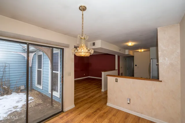 $199,000 | 7 Fox Hollow Square, Cohoes, NY 12047