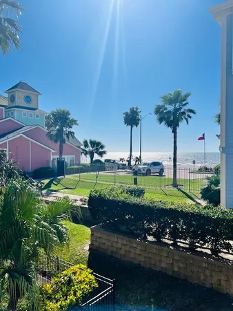 $359,000 | 7000 Seawall Boulevard, Unit 524, Galveston, TX 77551